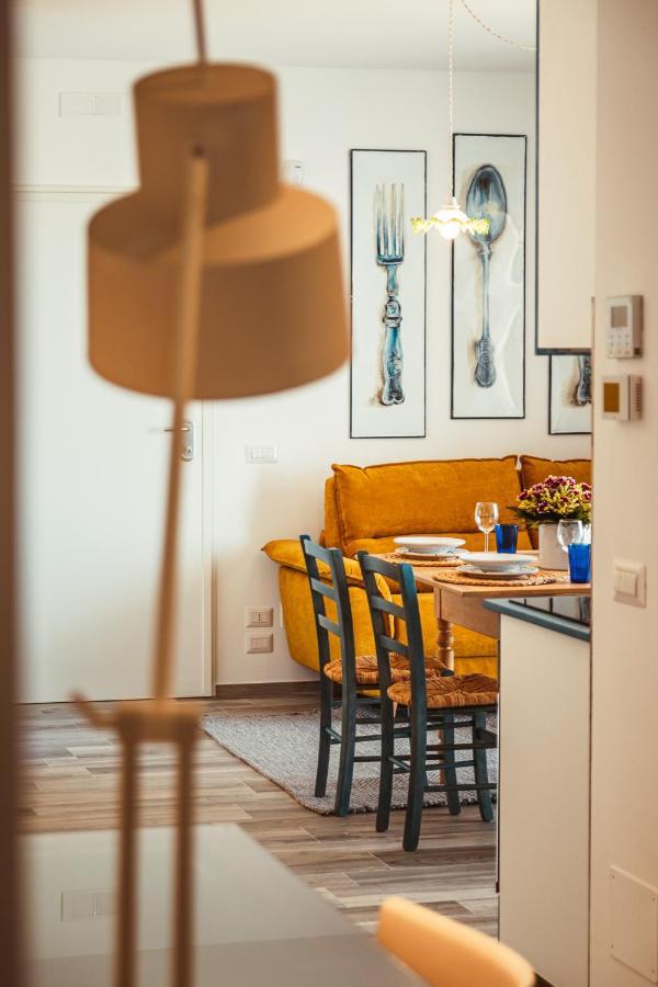 Da Riva Apartment Sea View - Housea Полиняно а Маре Екстериор снимка