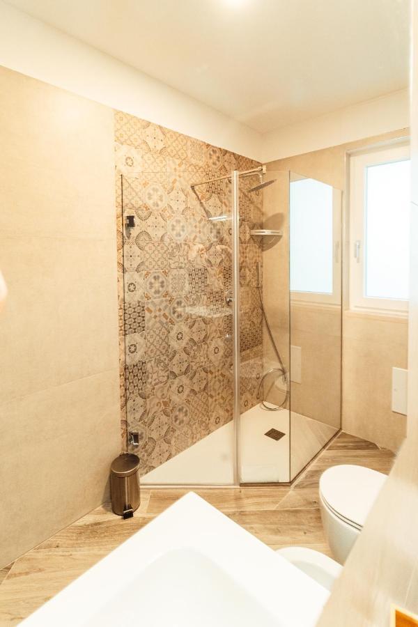 Da Riva Apartment Sea View - Housea Полиняно а Маре Екстериор снимка